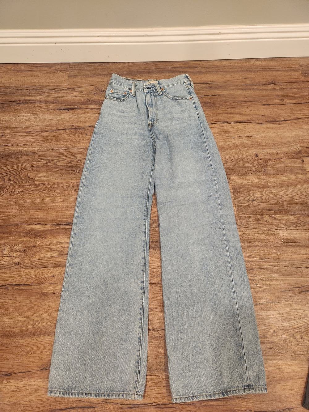 Levi's RIBCAGE Wide-Leg High-Rise Jeans